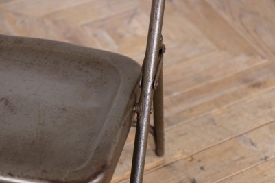 vintage-metal-stacking-chair-leg