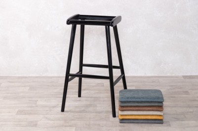 chameleon-bar-stool-in-black-with-seat-pads