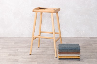 chameleon-bar-stool-with-pads