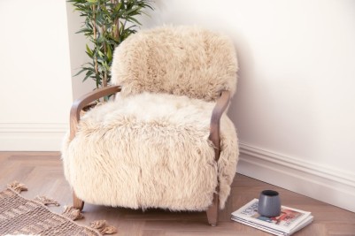 gardena-sheepskin-armchair-lifestyle