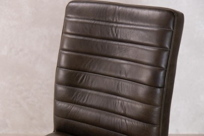 genesis-chair-olive-close-up