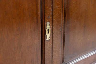 george-iii-livery-cupboard-close-up