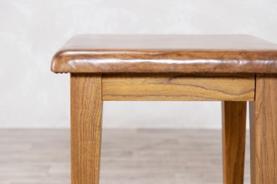 gym-bench-side-table-close-up