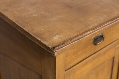 large-pine-maitre-d-stand-close-up