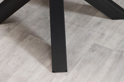 black-table-base