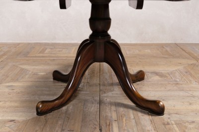 vintage-large-mahogany-round-dining-table-legs