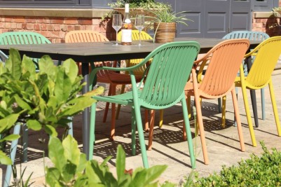 monza-outdoor-dining-table-with-california-chairs