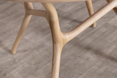 mulberry-wooden-top-table-natural-close-up