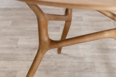 mulberry-wooden-top-table-weathered-oak-close-up