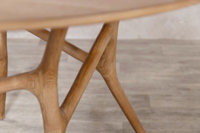 mulberry-wooden-top-table-weathered-oak-close-up