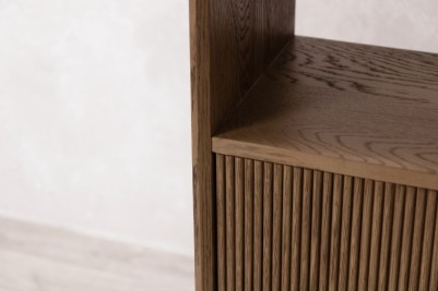 bookcase-close-up