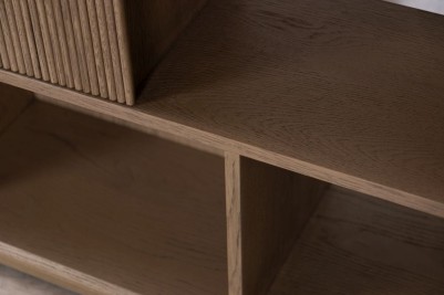 bookcase-close-up