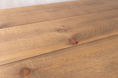 pine-top-wood-detail