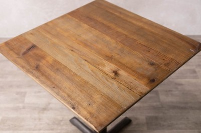 reclaimed-pine-top-restaurant-table-top-detail