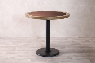 round-base-table