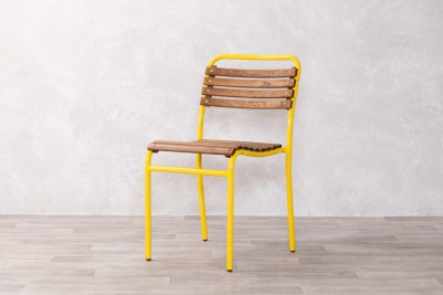 yellow-summer-outdoor-chair-front-angle