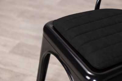 tolix-seat-pad-black-close-up