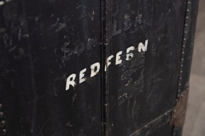 vintage-travelling-trunk-writing