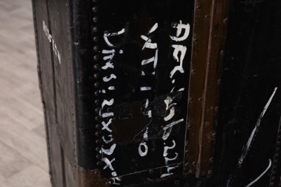 vintage-travelling-trunk-writing